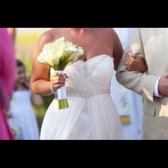 Signature Galina Wedding Dress - Picture 6 of 8